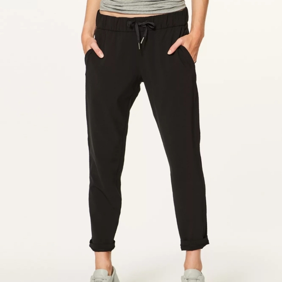 Lululemon On the Fly pant 7/8th length black - Picture 2 of 5
